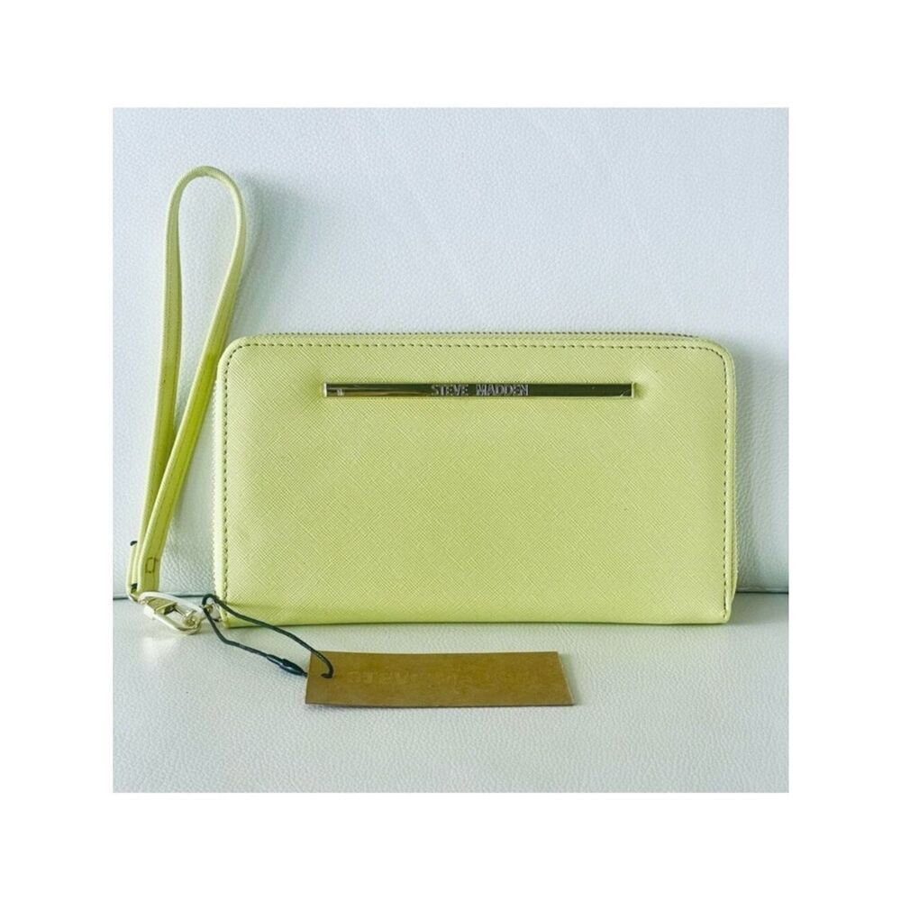 NWT Steve Madden Gorgeous BZIPPY Lemon Yellow Zip All Around Wallet Wristlet